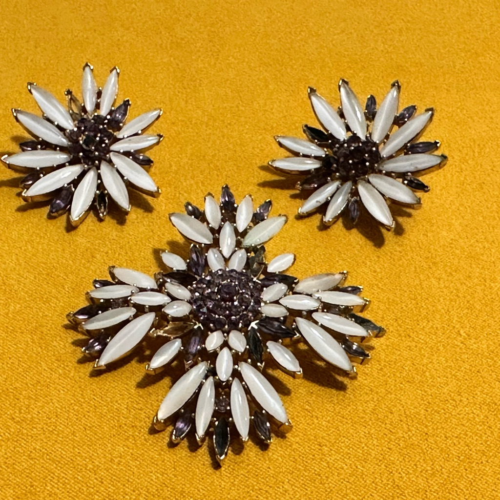 Vintage Crown Trifari Parure Demi Set 375$